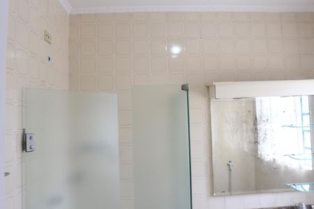 Casa à venda com 228m², 3 quartos e 3 vagasBanheiro da Suíte 1