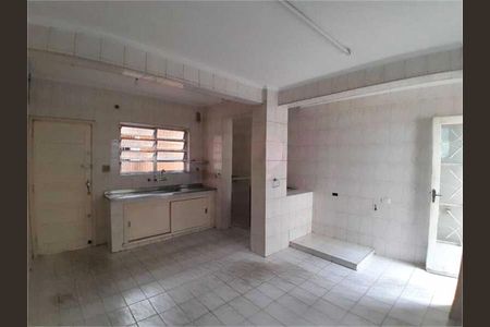 Casa à venda com 3 quartos, 216m² em Mirandópolis, São Paulo