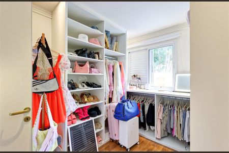 Casa à venda com 3 quartos, 103m² em Vila Sofia, São Paulo