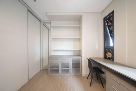 Apartamento à venda com 105m², 3 quartos e 2 vagasEscritório