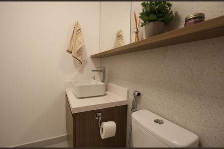 Apartamento à venda com 65m², 2 quartos e 1 vaga Apartamento à venda com 65m², 2 quartos e 1 vagaBanheiro