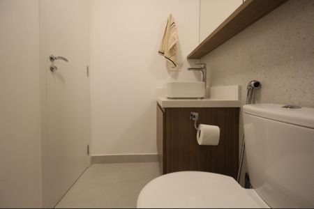 Apartamento à venda com 65m², 2 quartos e 1 vaga Apartamento à venda com 65m², 2 quartos e 1 vagaBanheiro