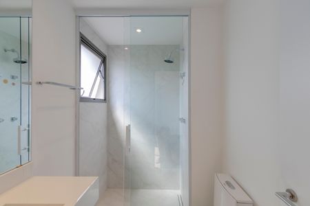 Apartamento à venda com 154m², 3 quartos e 2 vagasBanheiro da Suíte 2