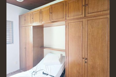 Casa à venda com 310m², 3 quartos e sem vaga Casa à venda com 310m², 3 quartos e sem vagaQuarto 02