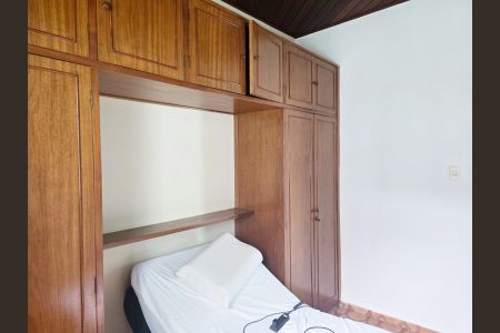 Casa à venda com 310m², 3 quartos e sem vaga Casa à venda com 310m², 3 quartos e sem vagaQuarto 02