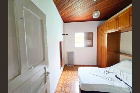 Casa à venda com 310m², 3 quartos e sem vaga Casa à venda com 310m², 3 quartos e sem vagaQuarto 02