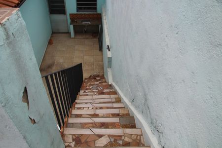 Casa à venda com 310m², 3 quartos e sem vagaEscada acessoa a Varanda