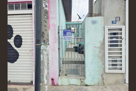 Casa à venda com 310m², 3 quartos e sem vaga Casa à venda com 310m², 3 quartos e sem vagaFachada