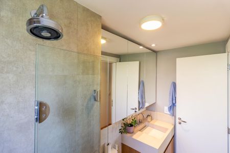 Apartamento à venda com 67m², 2 quartos e 1 vaga Apartamento à venda com 67m², 2 quartos e 1 vagaBanheiro da Suíte