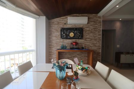 Apartamento para alugar com 68m², 1 quarto e 2 vagasSala