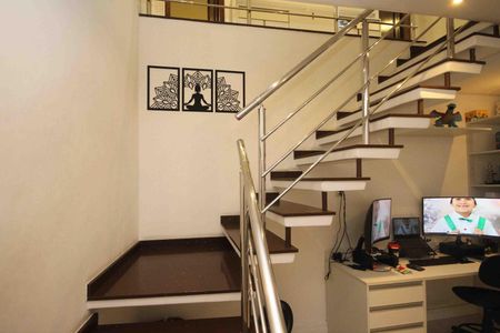 Casa à venda com 300m², 3 quartos e 2 vagasLavabo