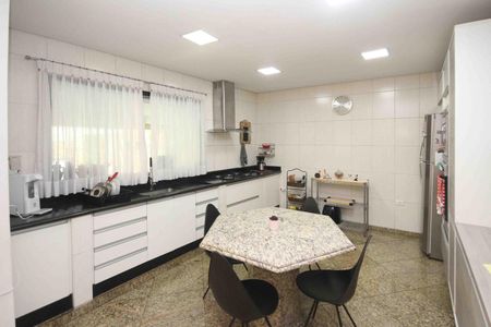 Casa à venda com 300m², 3 quartos e 2 vagasCozinha