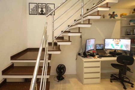 Casa à venda com 300m², 3 quartos e 2 vagasLavabo