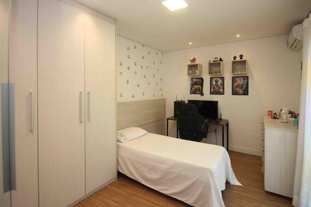 Casa à venda com 300m², 3 quartos e 2 vagasQuarto 02