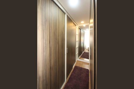 Casa à venda com 300m², 3 quartos e 2 vagasCloset