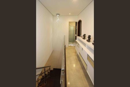 Casa à venda com 300m², 3 quartos e 2 vagasCorredor