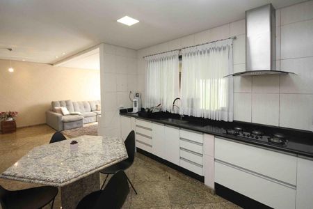 Casa à venda com 300m², 3 quartos e 2 vagasCozinha