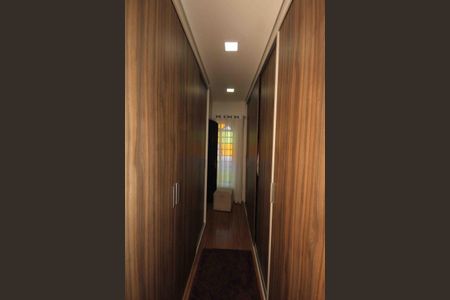 Casa à venda com 300m², 3 quartos e 2 vagasCloset