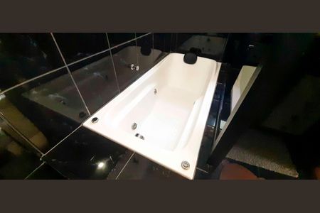 Casa à venda com 350m², 3 quartos e 2 vagas Casa à venda com 350m², 3 quartos e 2 vagasBanheiro da Suíte