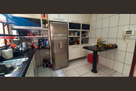 Casa à venda com 350m², 3 quartos e 2 vagas