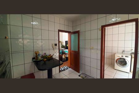 Casa à venda com 350m², 3 quartos e 2 vagas