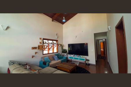 Sala de TV de casa à venda com 3 quartos, 350m² em City Bussocaba, Osasco