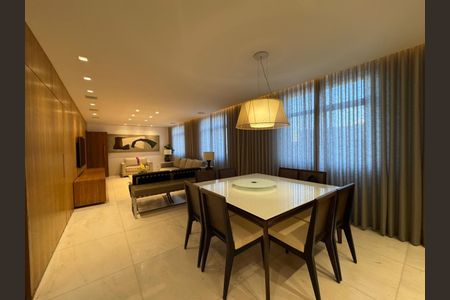 Apartamento à venda com 148m², 4 quartos e 2 vagasSala