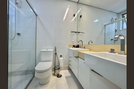 Apartamento à venda com 148m², 4 quartos e 2 vagasBanheiro da Suíte
