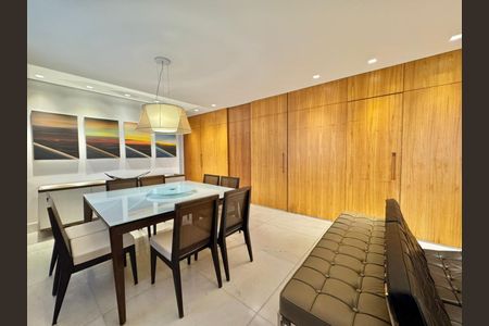 Apartamento à venda com 148m², 4 quartos e 2 vagasSala