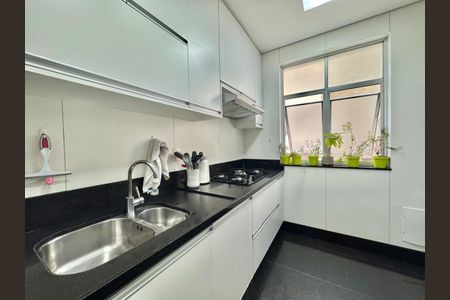 Apartamento à venda com 148m², 4 quartos e 2 vagasCozinha