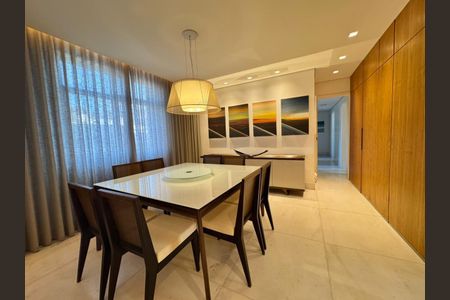 Apartamento à venda com 148m², 4 quartos e 2 vagasSala