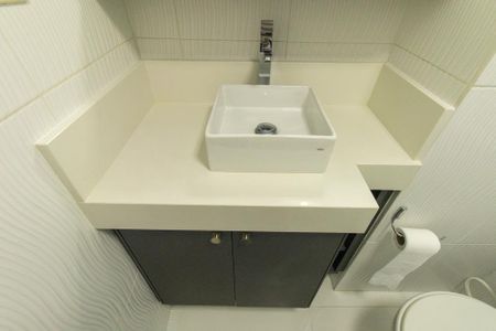 Apartamento à venda com 48m², 2 quartos e 1 vaga Apartamento à venda com 48m², 2 quartos e 1 vagaBanheiro da Suíte