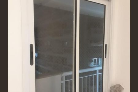 Apartamento à venda com 84m², 2 quartos e 1 vaga Apartamento à venda com 84m², 2 quartos e 1 vagaEscritório