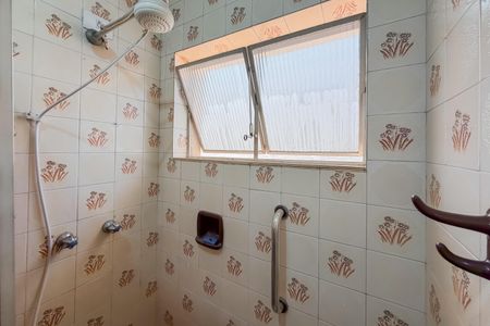 Casa à venda com 183m², 3 quartos e 2 vagas Casa à venda com 183m², 3 quartos e 2 vagasBanheiro Corredor