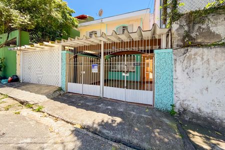 Casa à venda com 183m², 3 quartos e 2 vagas Casa à venda com 183m², 3 quartos e 2 vagasFachada + Plaquinha