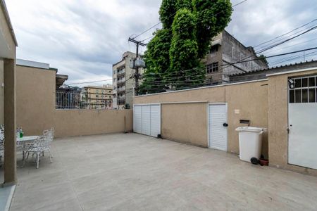 Casa à venda com 400m², 5 quartos e 2 vagas Casa à venda com 400m², 5 quartos e 2 vagasVaranda e Garagem