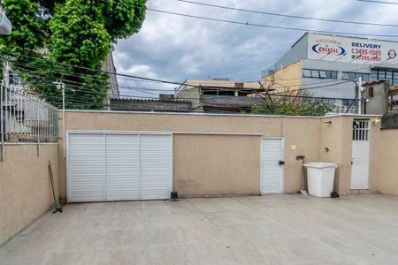 Casa à venda com 400m², 5 quartos e 2 vagas Casa à venda com 400m², 5 quartos e 2 vagasVaranda e Garagem