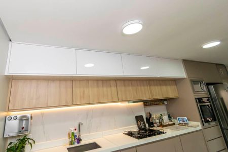 Casa à venda com 400m², 5 quartos e 2 vagas Casa à venda com 400m², 5 quartos e 2 vagasCozinha - Armários