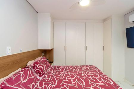 Casa à venda com 400m², 5 quartos e 2 vagas Casa à venda com 400m², 5 quartos e 2 vagasQuarto 5 Suíte - Armário