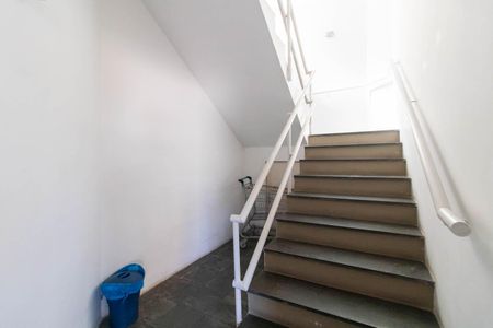 Apartamento à venda com 134m², 2 quartos e 2 vagasEscada