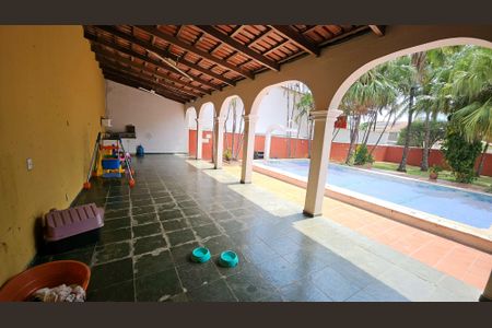 Casa de condomínio para alugar com 530m², 5 quartos e 7 vagasÁrea Externa