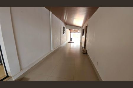 Casa de condomínio para alugar com 530m², 5 quartos e 7 vagasCorredor