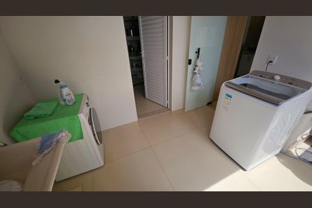 Casa de condomínio para alugar com 530m², 5 quartos e 7 vagasÁrea de Serviço