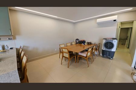 Casa de condomínio para alugar com 530m², 5 quartos e 7 vagasCozinha