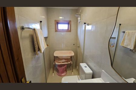 Casa de condomínio para alugar com 530m², 5 quartos e 7 vagasBanheiro da Suíte 2