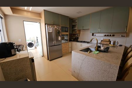 Casa de condomínio para alugar com 530m², 5 quartos e 7 vagasCozinha