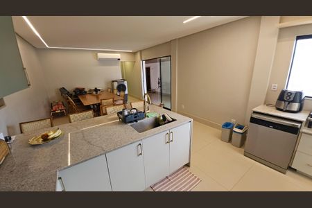 Casa de condomínio para alugar com 530m², 5 quartos e 7 vagasCozinha