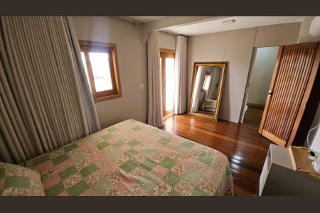 Casa de condomínio para alugar com 530m², 5 quartos e 7 vagasSuíte 2