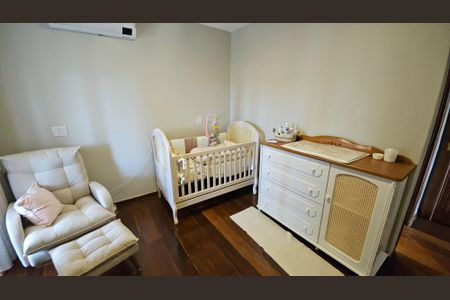 Casa de condomínio para alugar com 530m², 5 quartos e 7 vagasQuarto 2