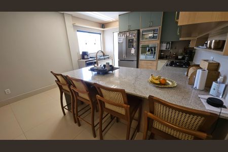 Casa de condomínio para alugar com 530m², 5 quartos e 7 vagasCozinha